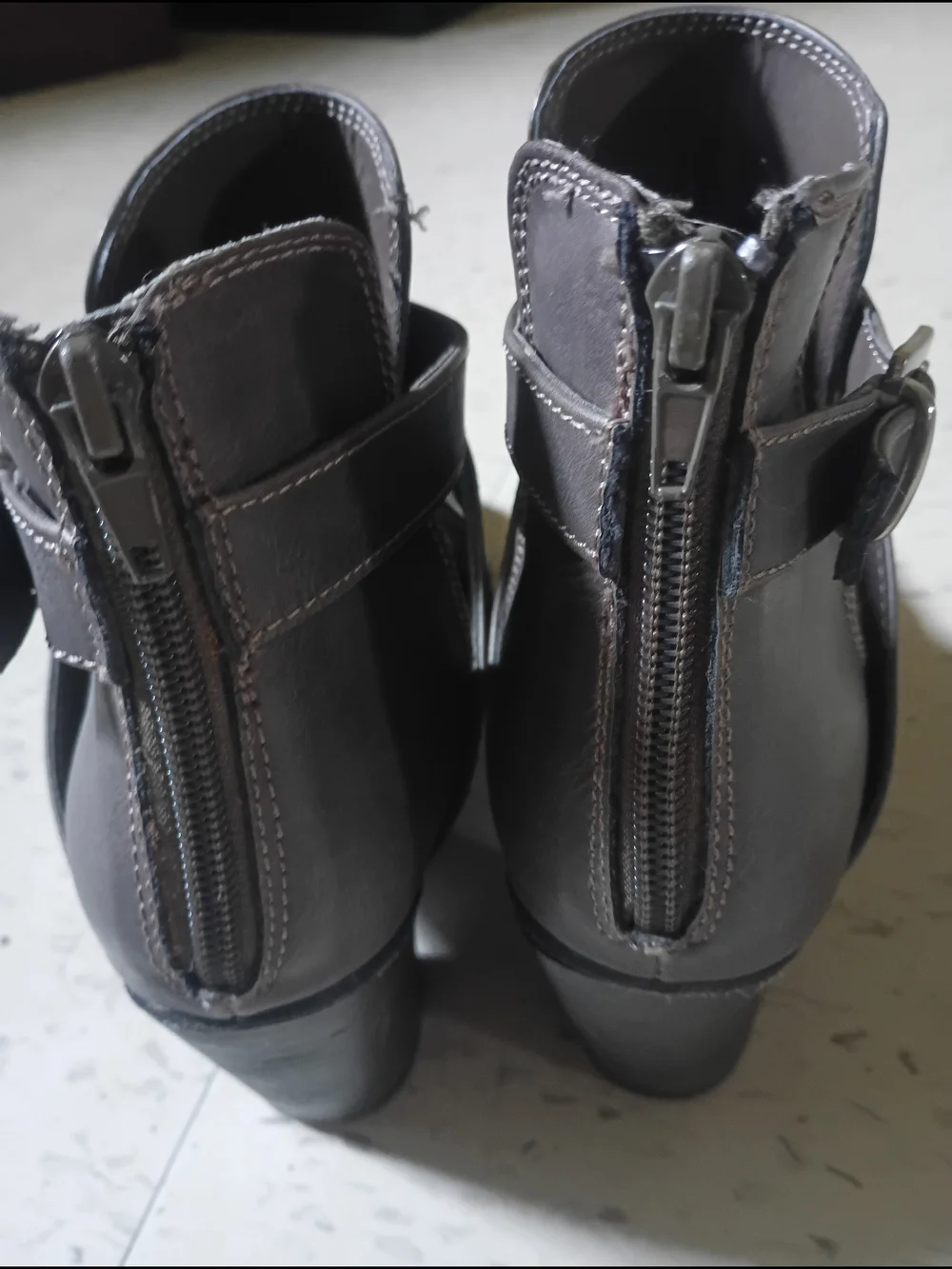Hot Tomato Women's Faux Leather Grey Ankle Boots .
